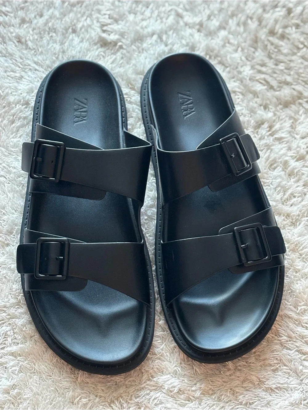 Zara minimal black
