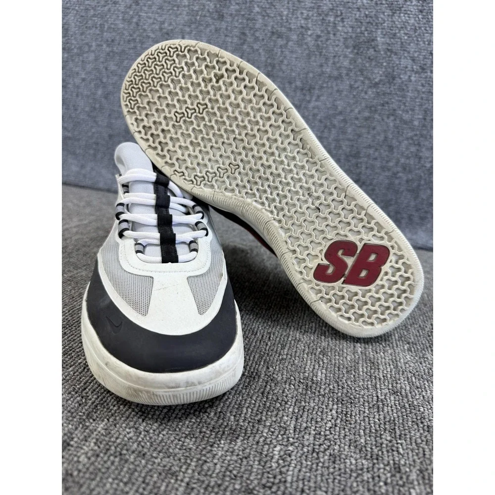 Nike SB Nyjah Free 2 Shoes Mens 8.5 Gray Black Red Skate Sneakers BV2078-002