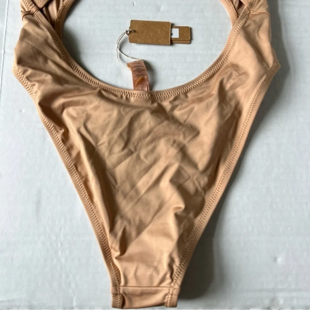 SKIMS nwt swim