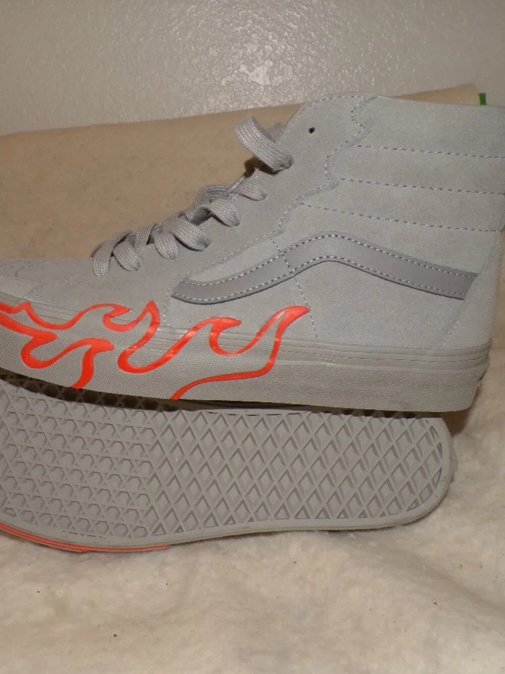 VANS Sk8 High Flame Grey Orange Suede Shoe Sneaker 10.5 Brand new Size 10 1/2