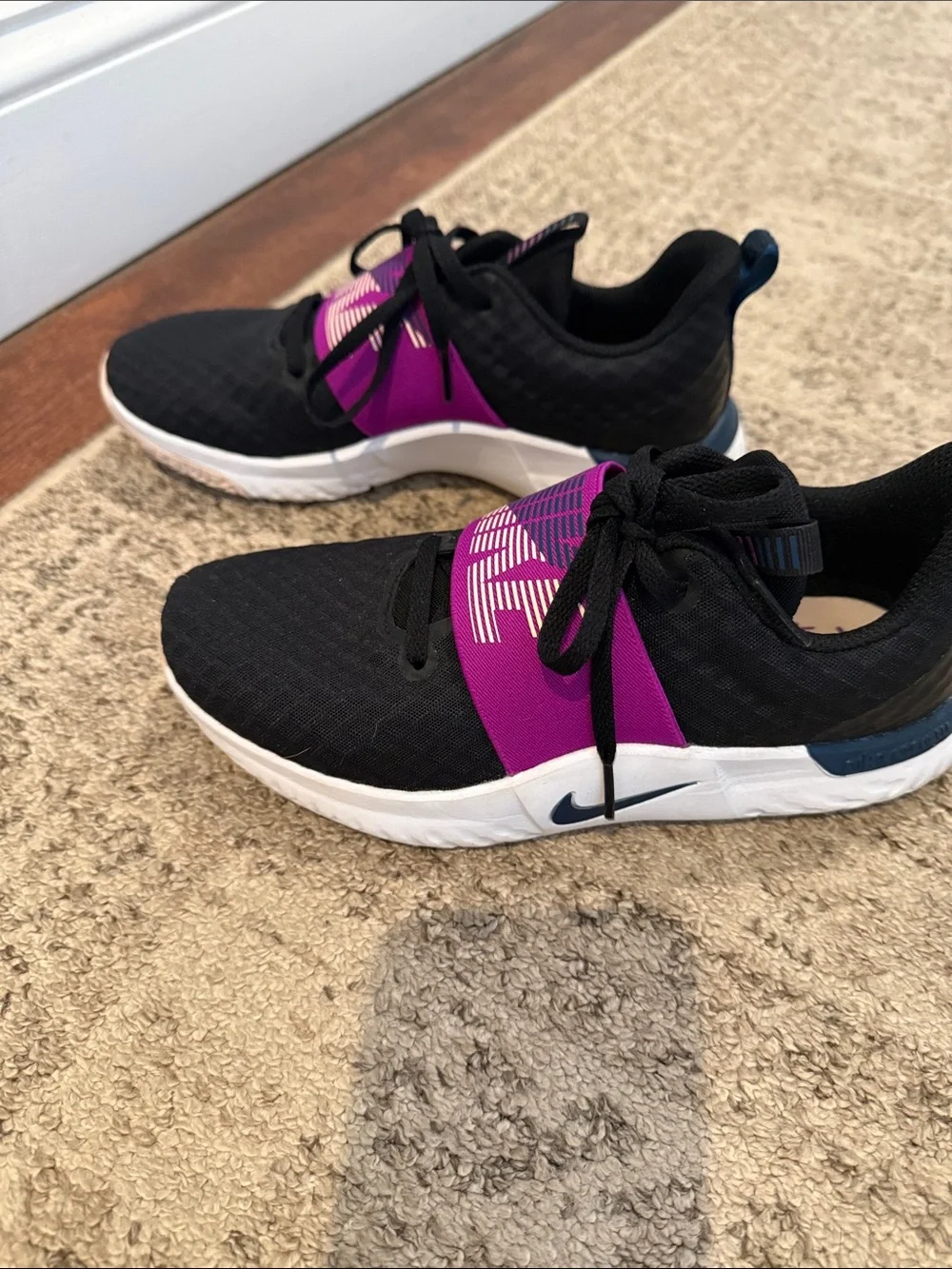 Nike lightweight trainers