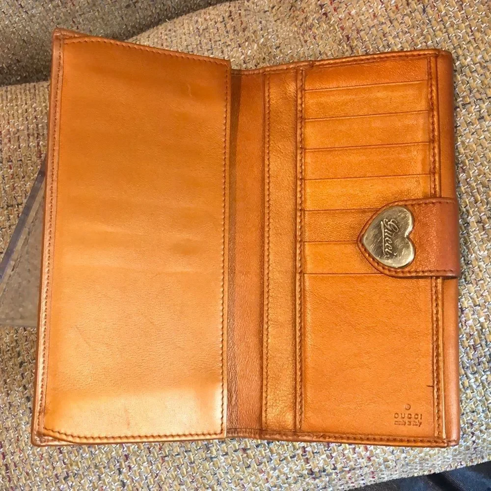 Gucci authentic gg
