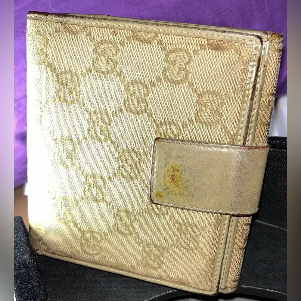Gucci authentic monogram