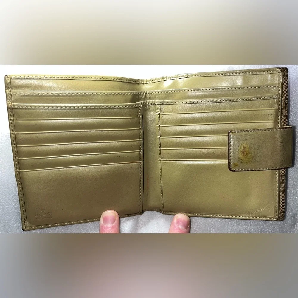 Gucci authentic monogram