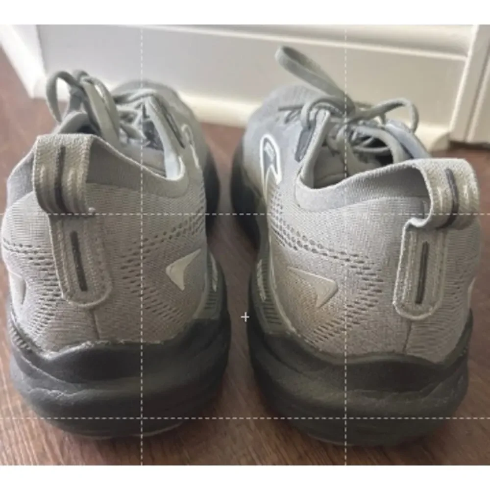 Brooks step into