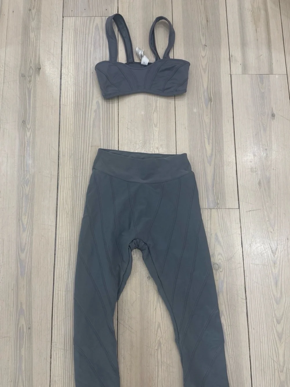 ALO Yoga supportive sports
