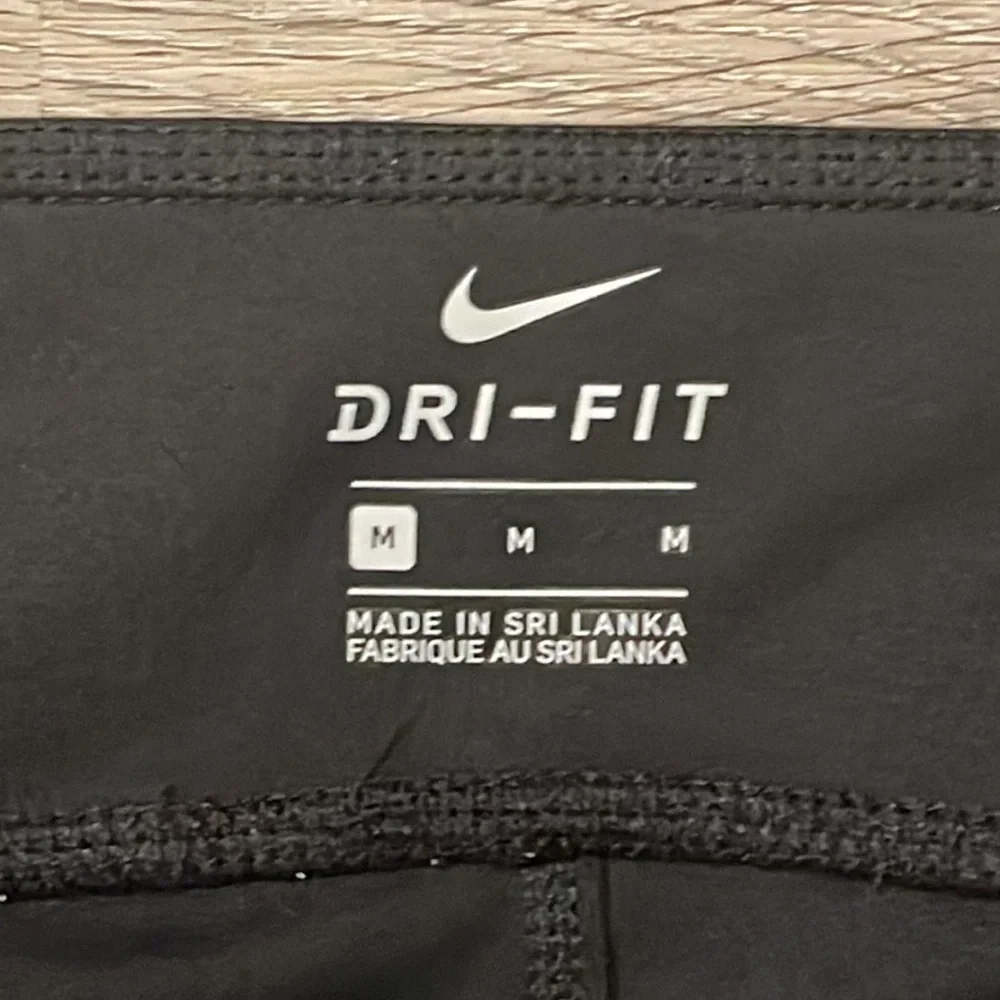 Nike nwt crop