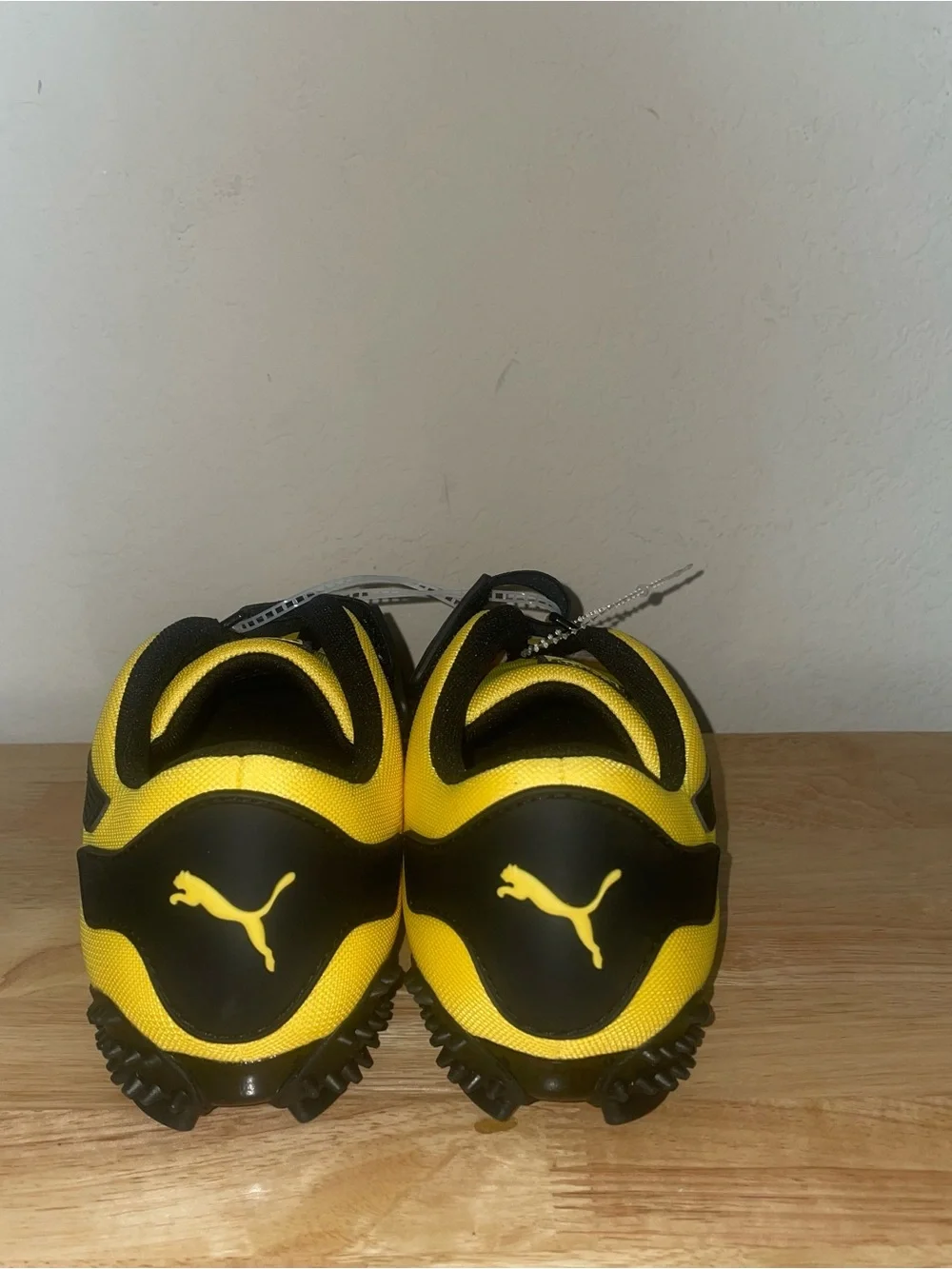 Puma vibrant yellow