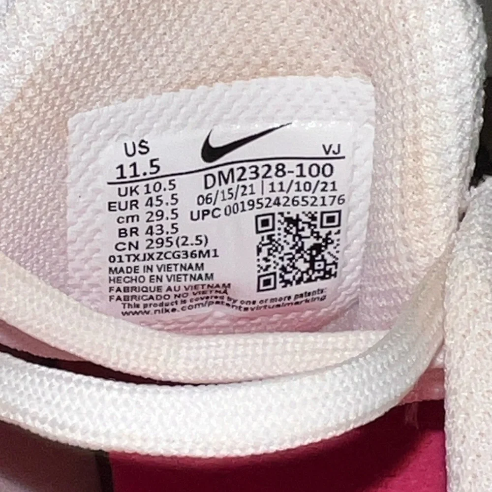 Nike stylish white