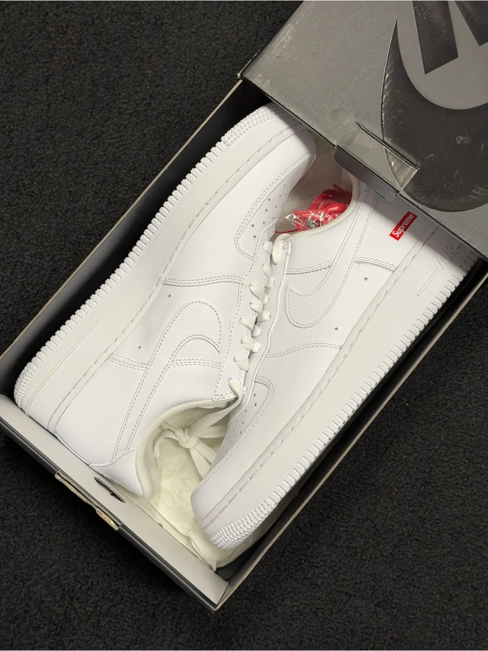 DS Supreme x Nike Air Force 1 White Low Tops size 8