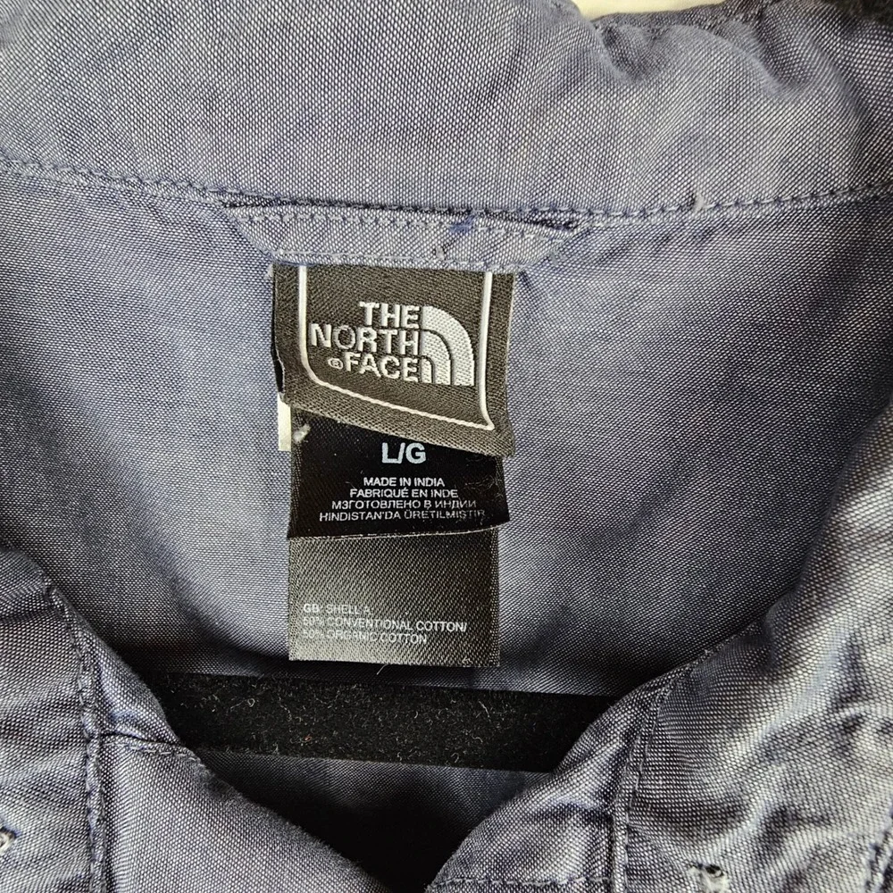 The North Face Men's Blue Chambray Short Sleeve Button Down Shirt Large