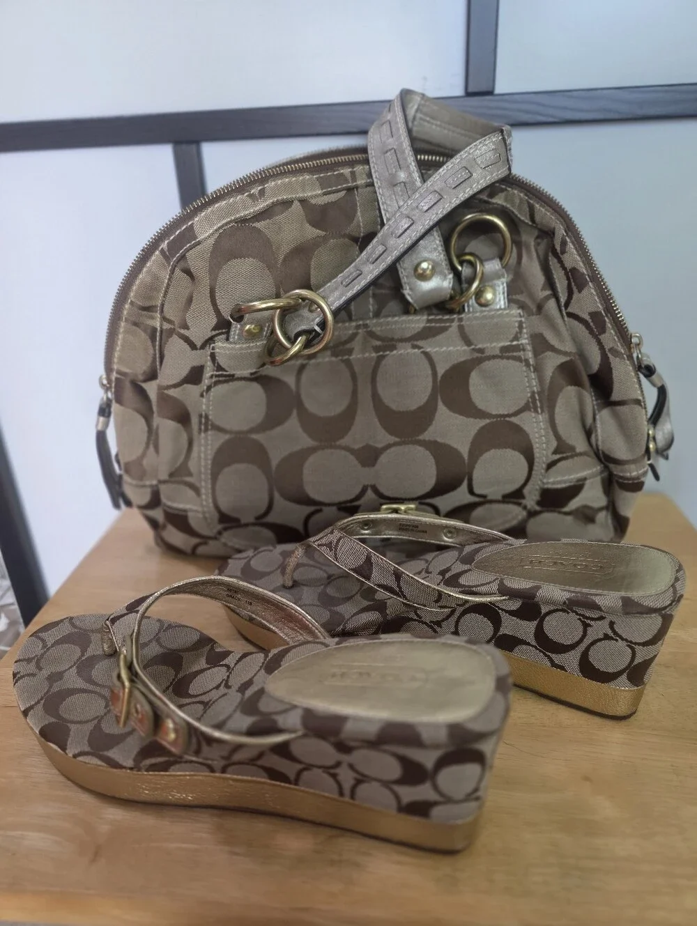 Coach thong original