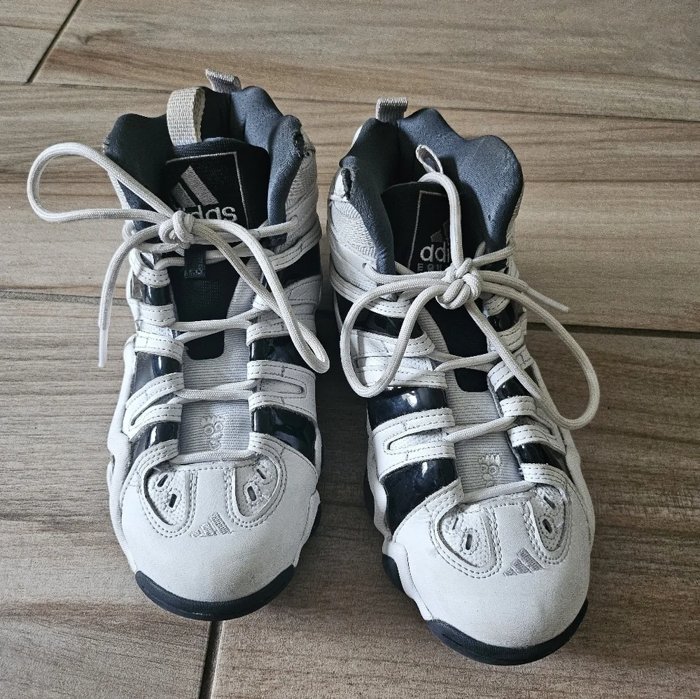 adidas stylish sneakers