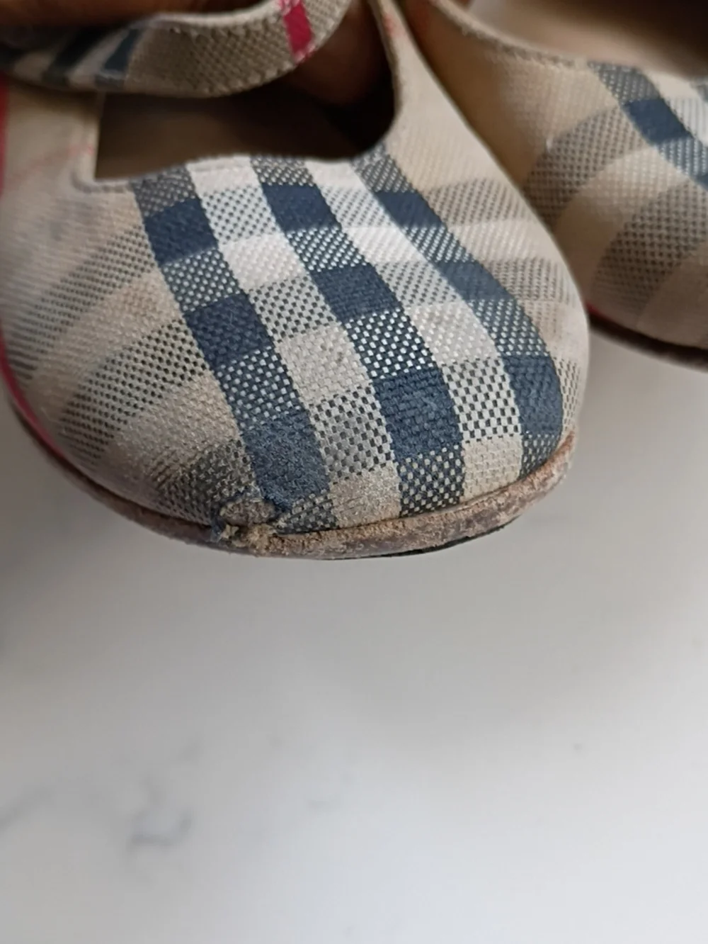 Burberry comfortable beige