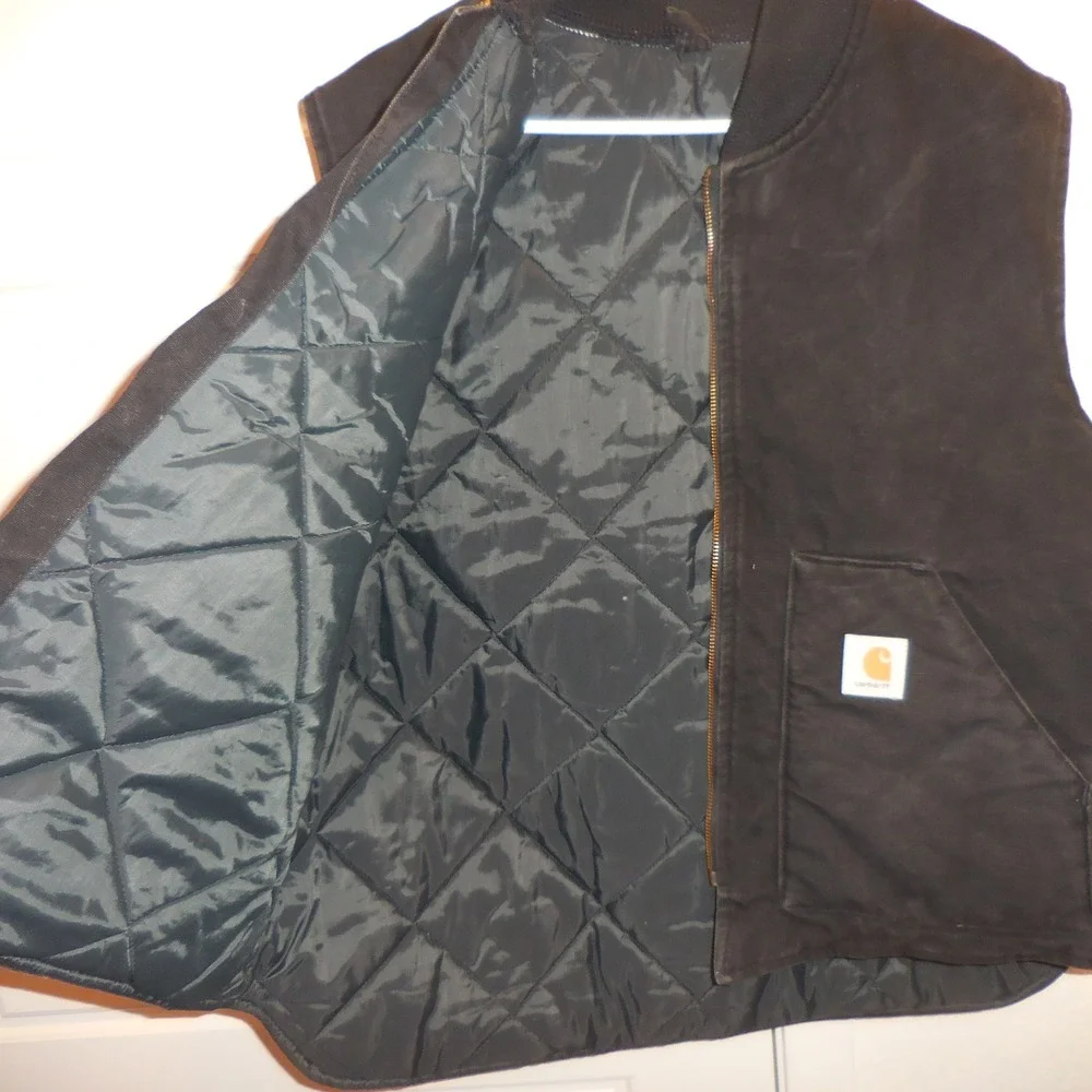 Carhartt chest logo black