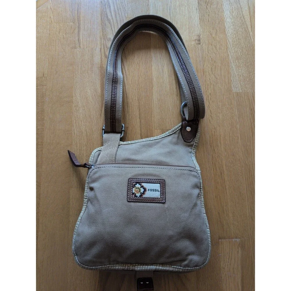 Fossil vintage canvas
