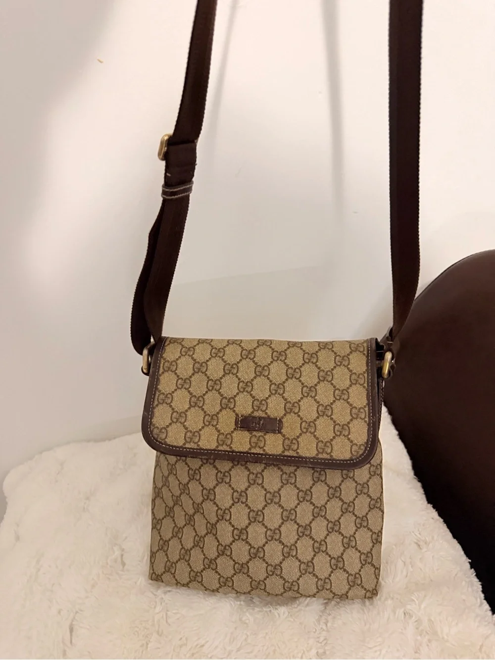 Gucci crossbody signature