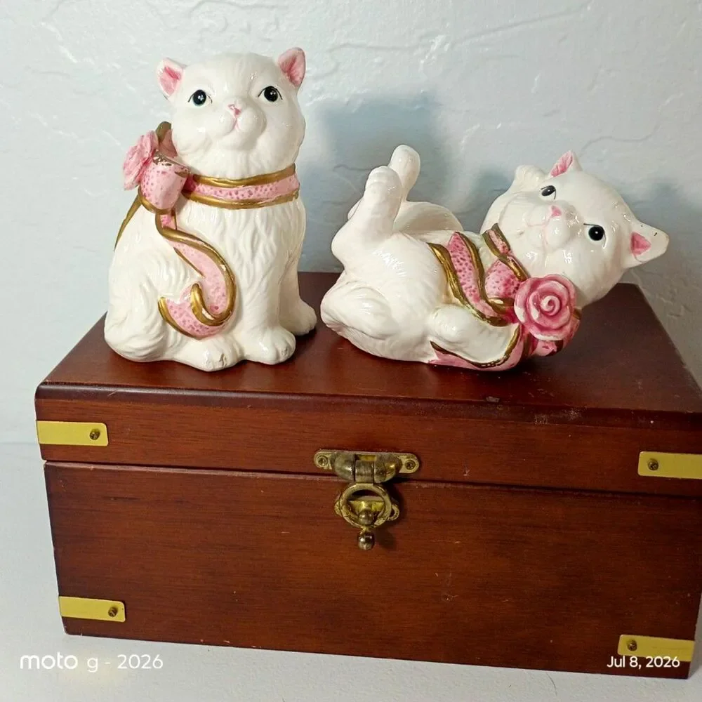 Source Unknown ceramic figurine