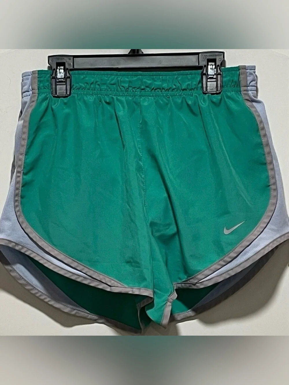 Love this color! Nike Tempo Womens Sz S 3