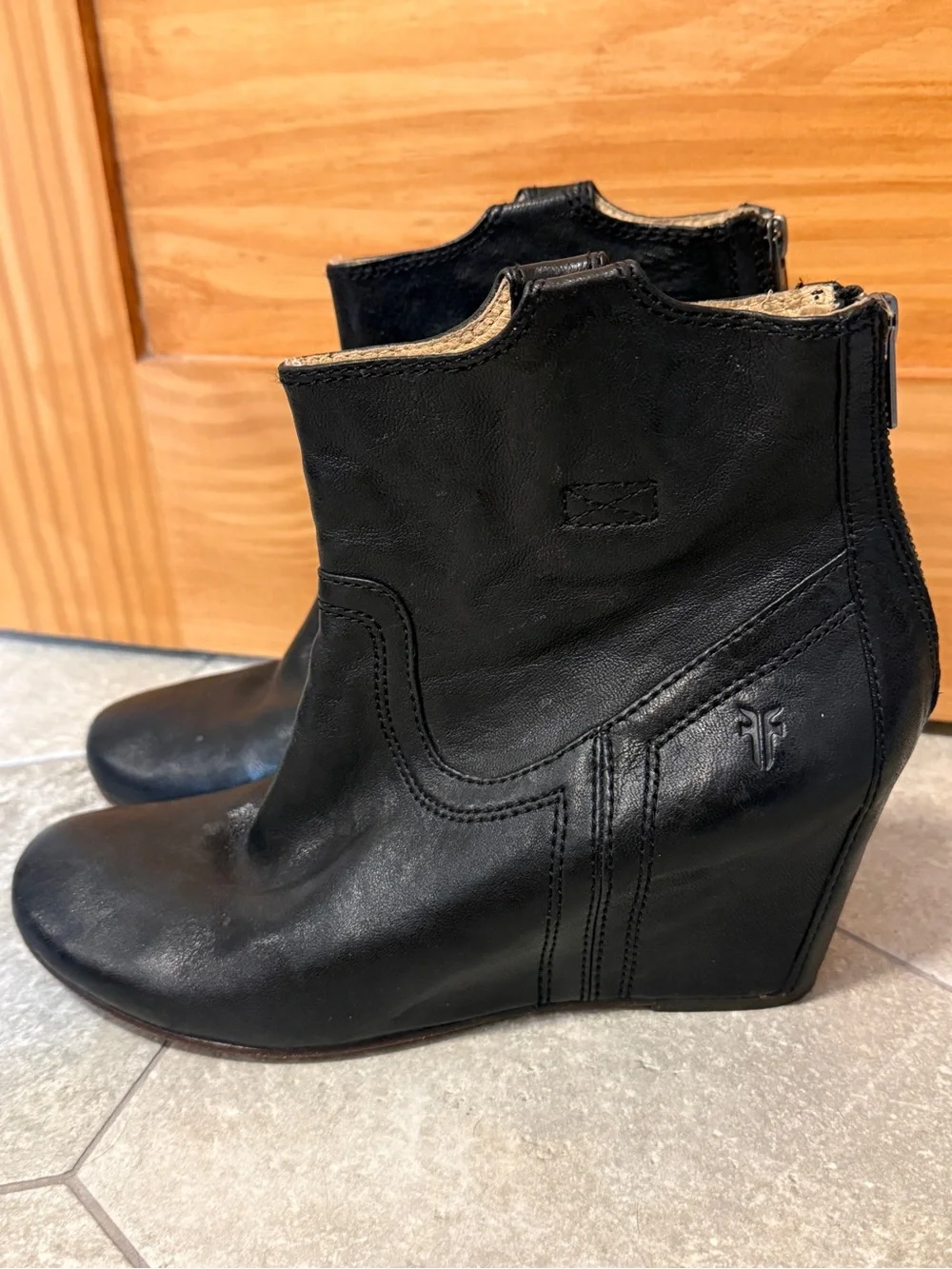 Frye great zip