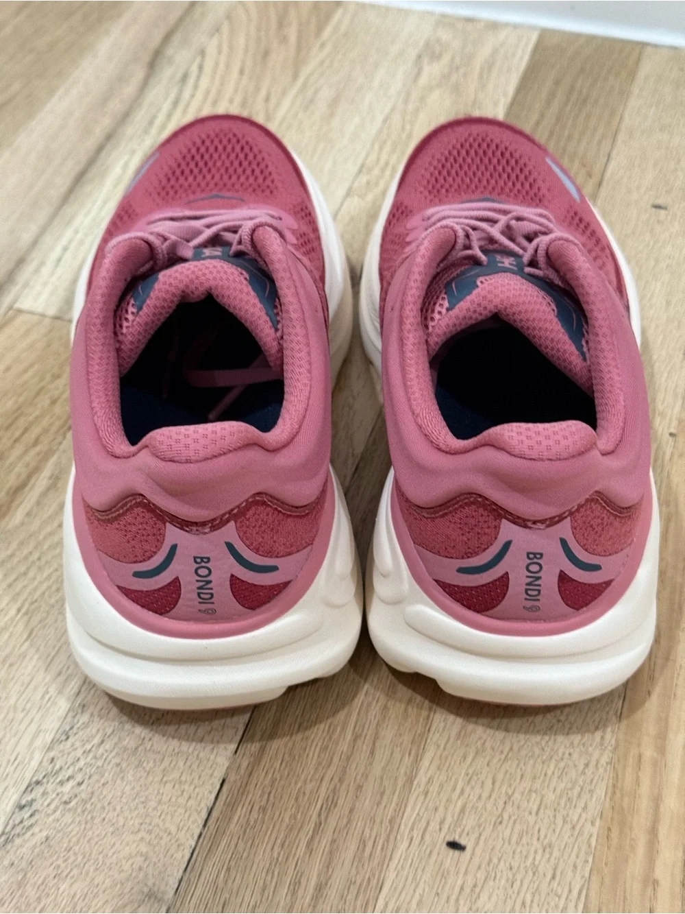 HOKA Bondi 9 Sneakers Lingonberry / Cranberry