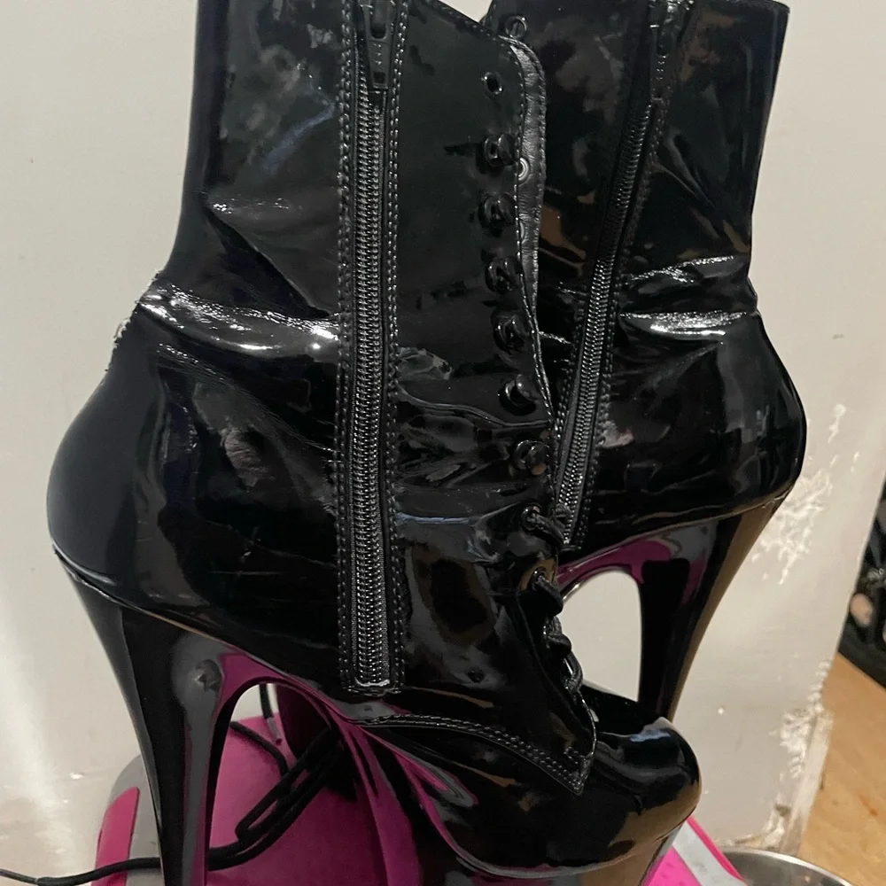 Pleaser high gloss