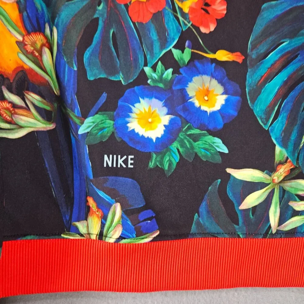 Nike sports tropical