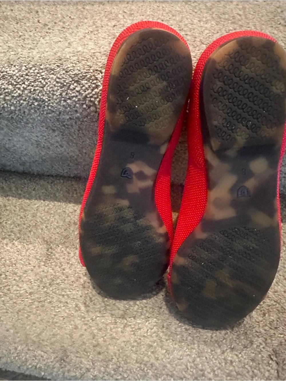 Rothys bright red