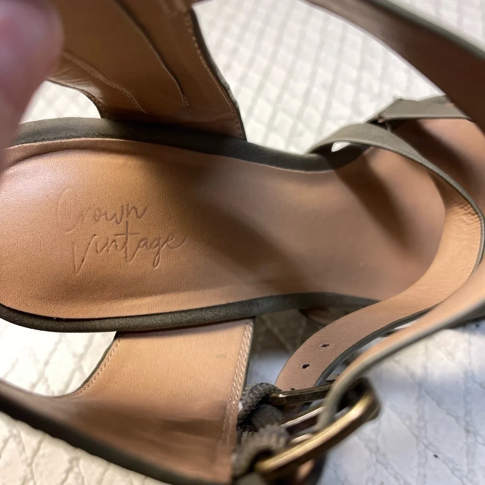 Crown Vintage stylish wedges