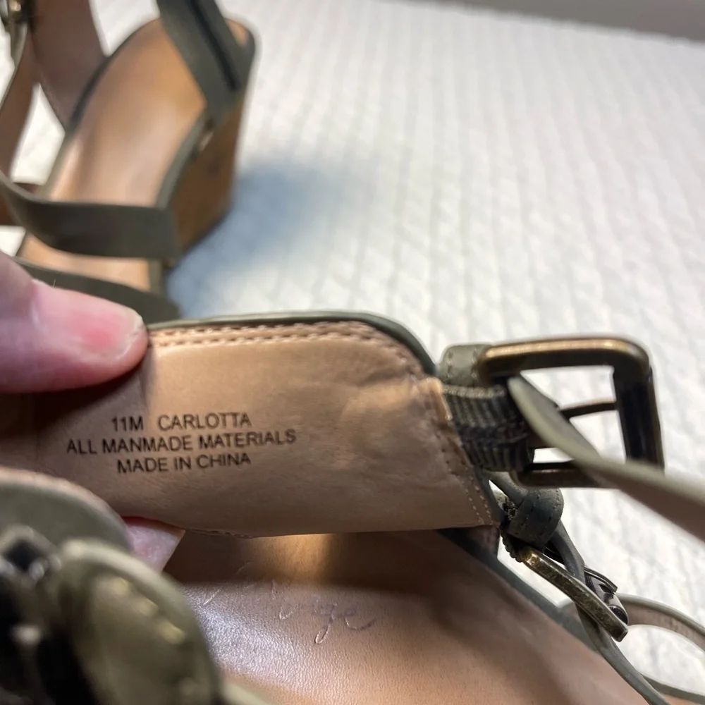 Crown Vintage stylish wedges