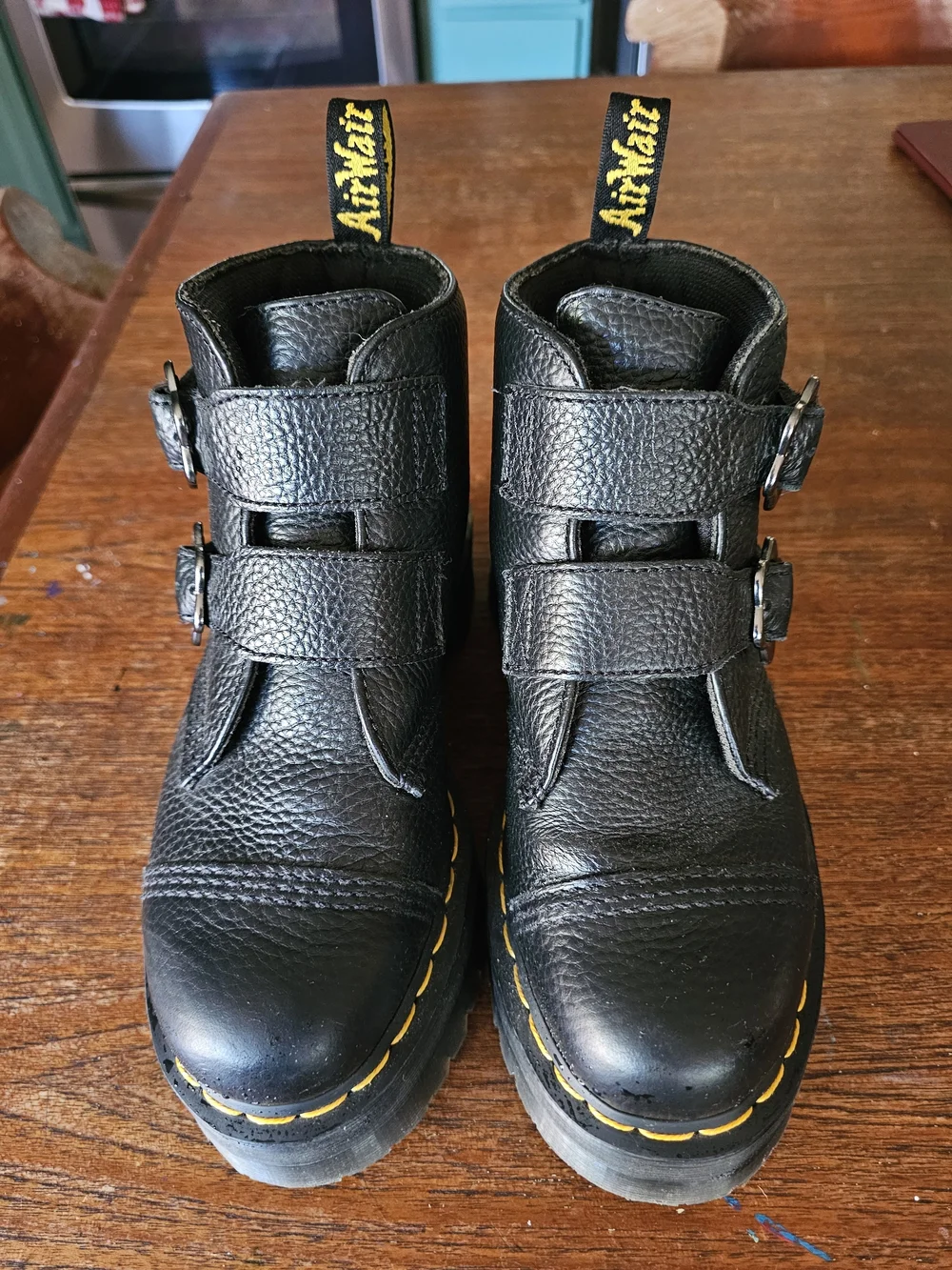 Dr. Martens classic women