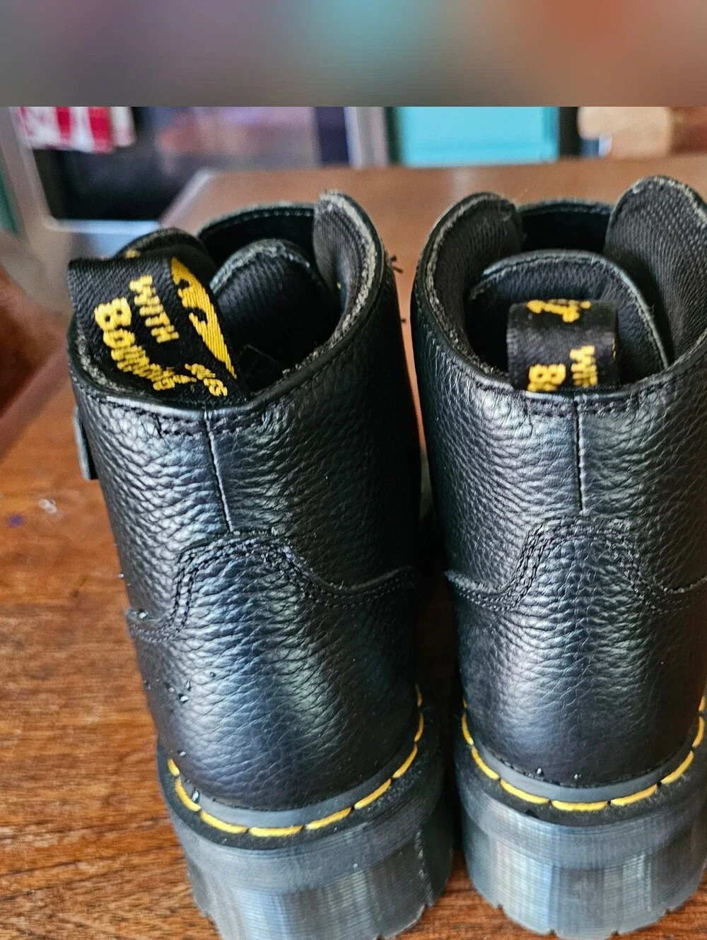 Dr. Martens classic women