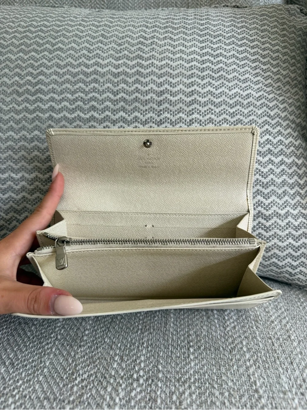 Louis Vuitton authentic louis
