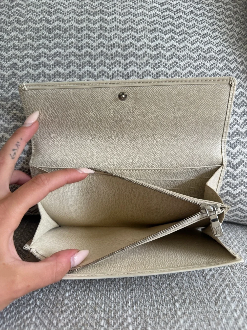 Louis Vuitton authentic louis