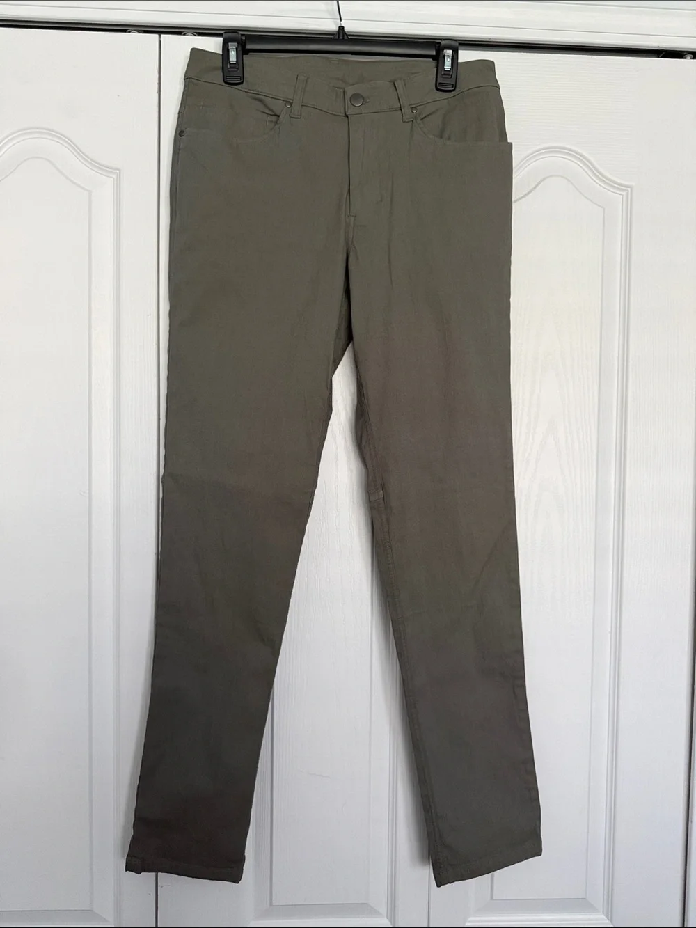 lululemon athletica Men's ABC Pant Slim 34”L in Washed Heathered Grey Sage