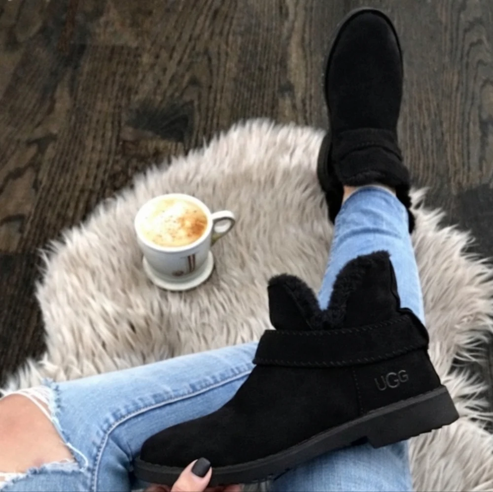 UGG mckay black