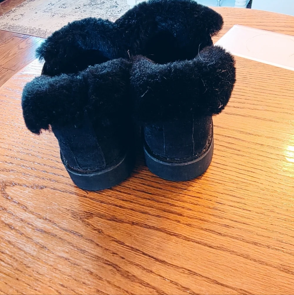UGG mckay black