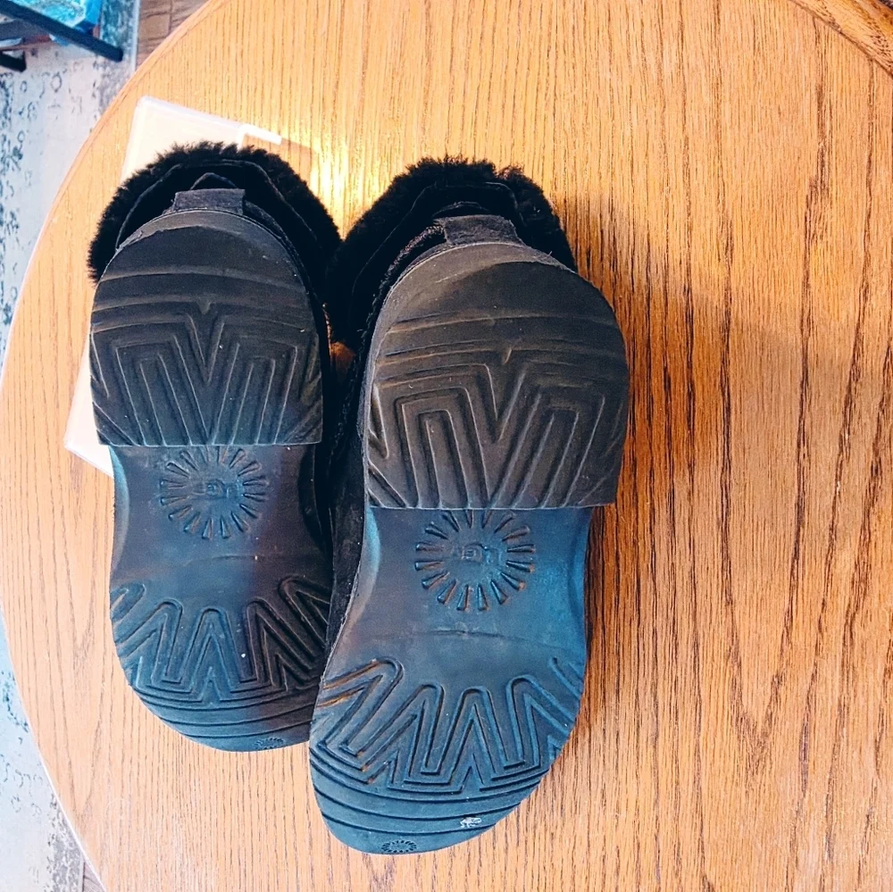 UGG mckay black