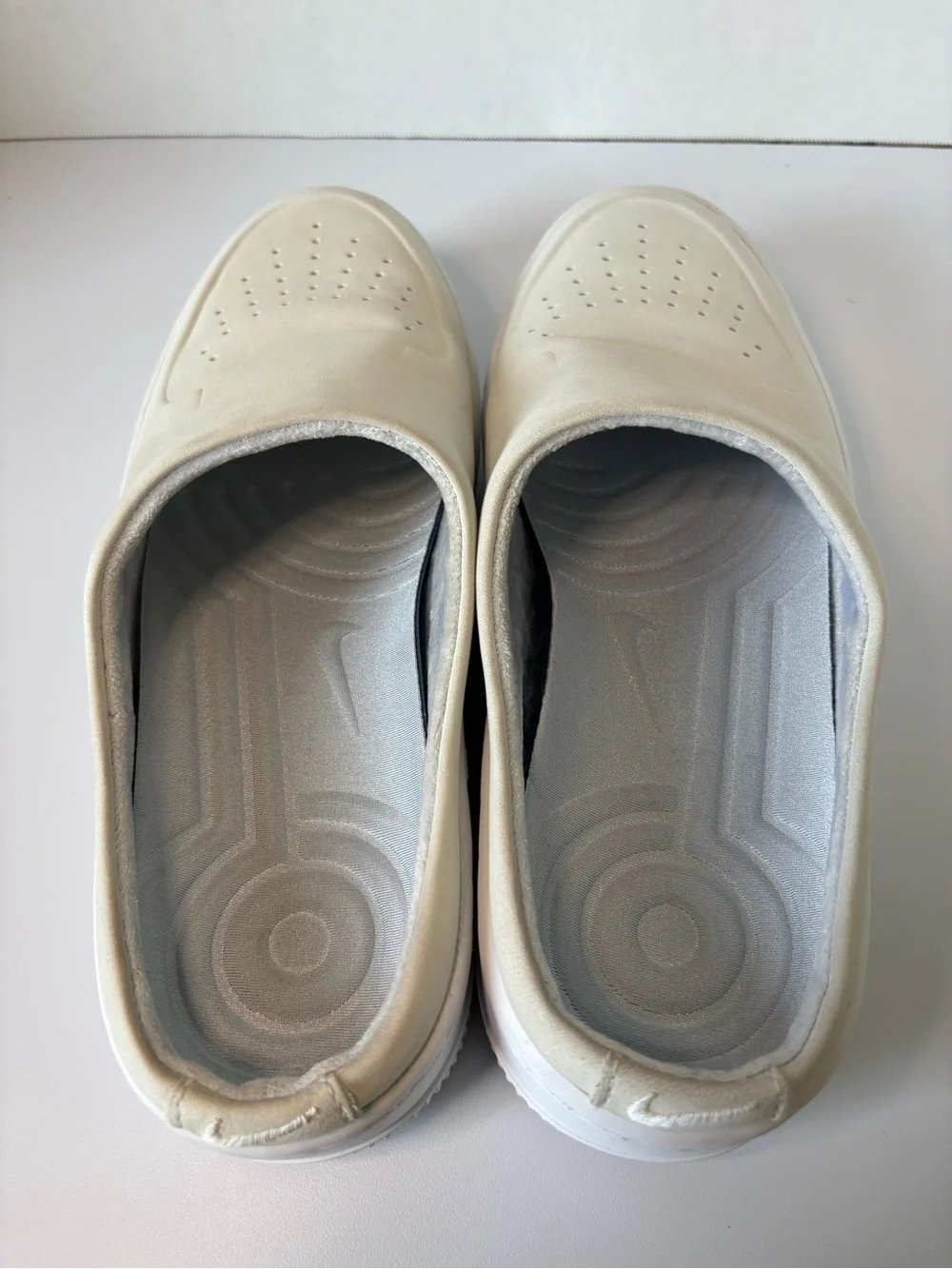 Nike minimal slip