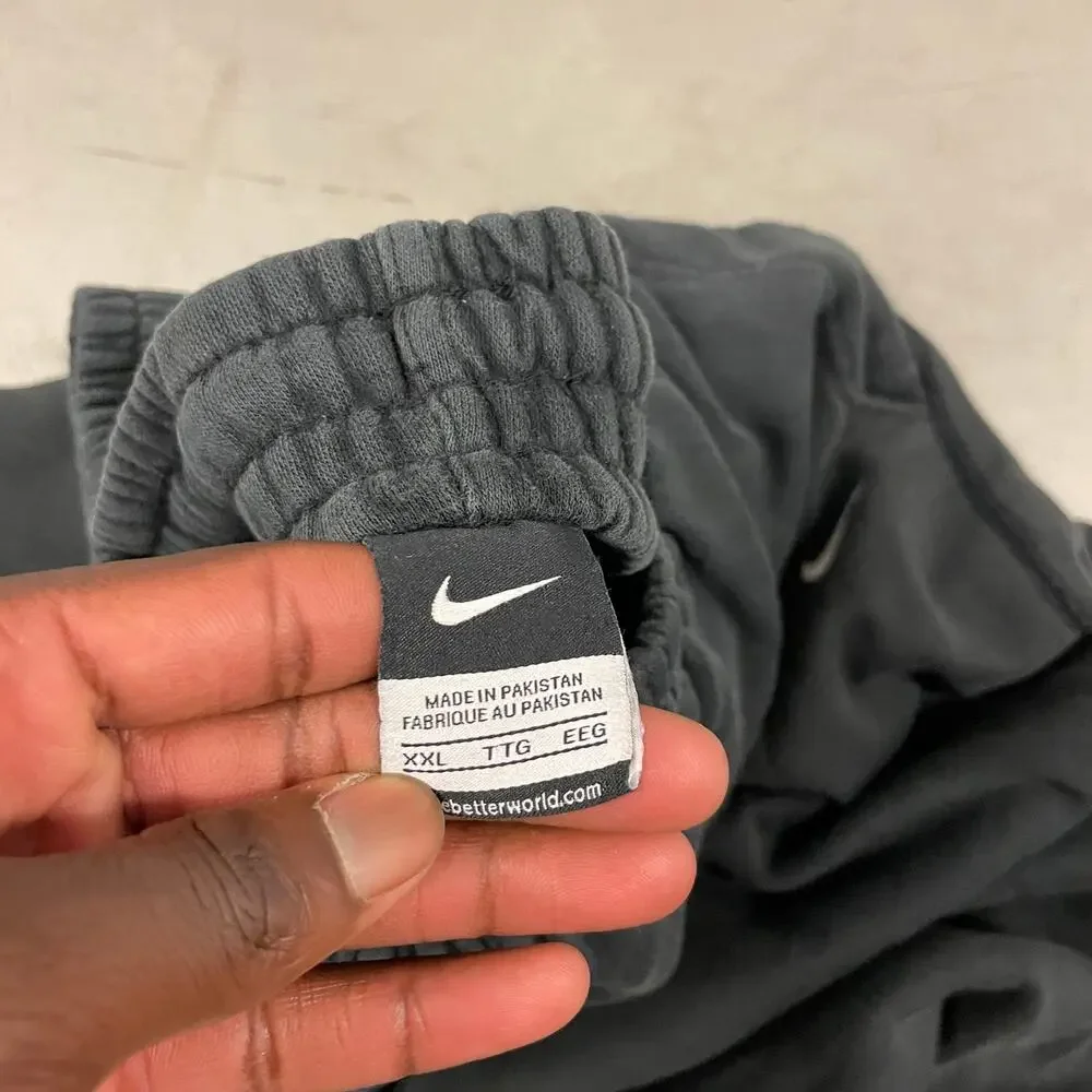 Y2K baggy Nike sweatpants 36x32