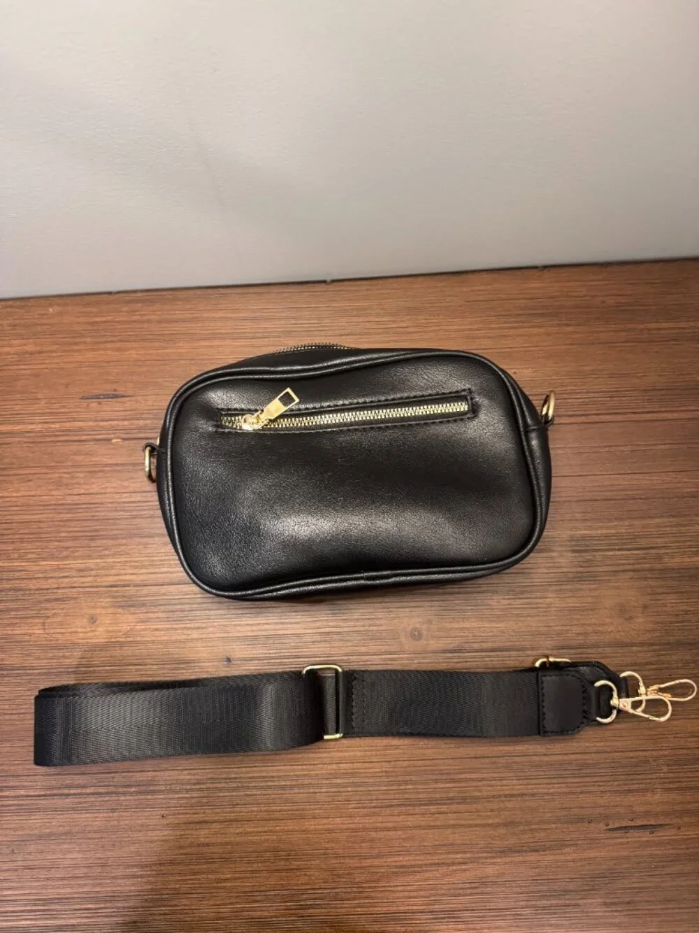 Modern and Chic 🖤 nwot