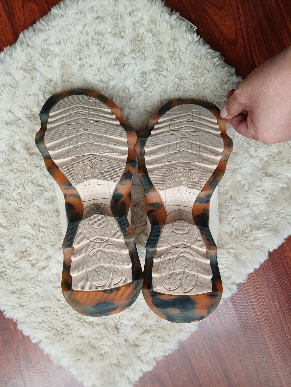 Sorel comfortable sneakers