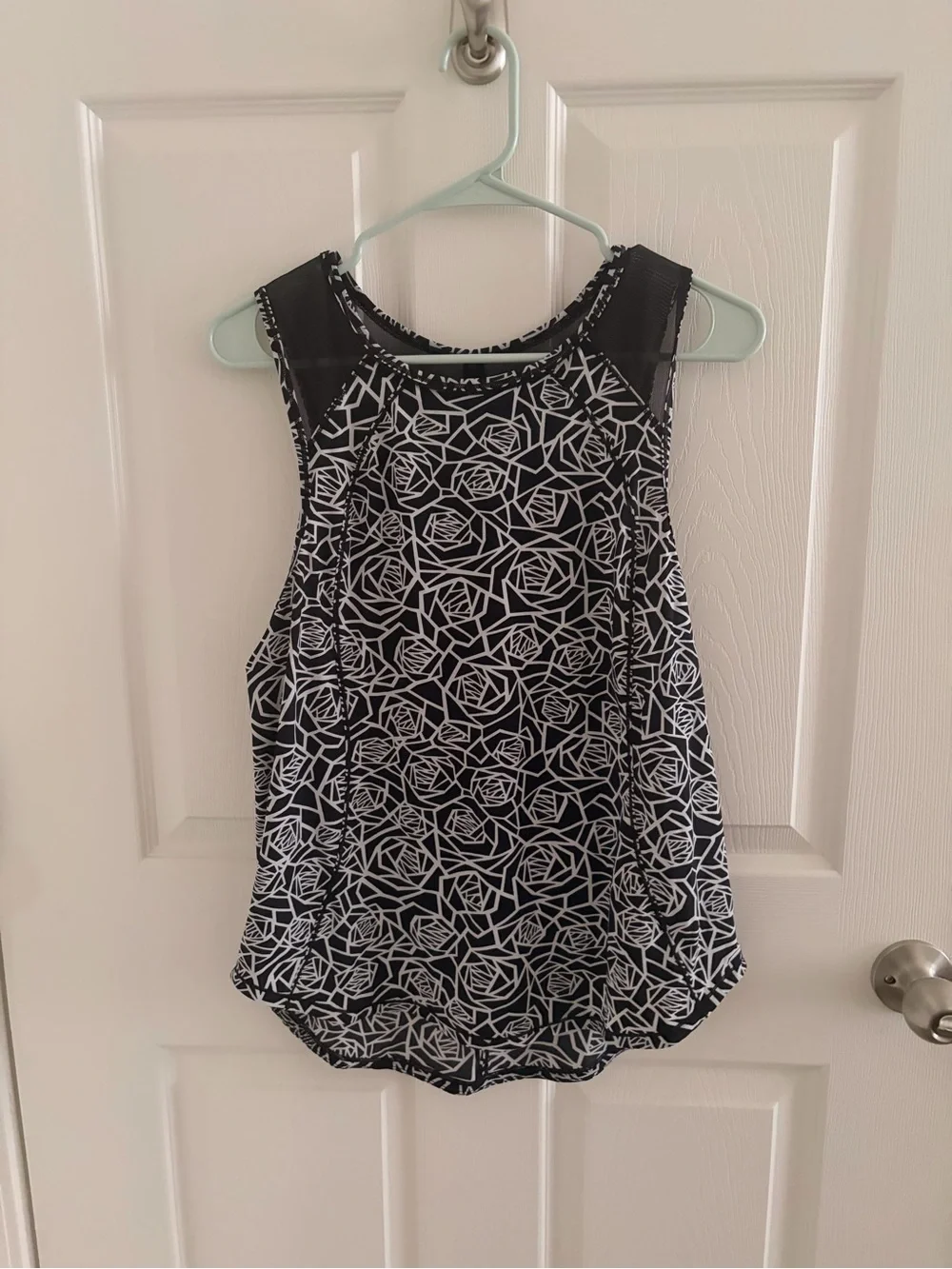 lululemon athletica sleeveless tank