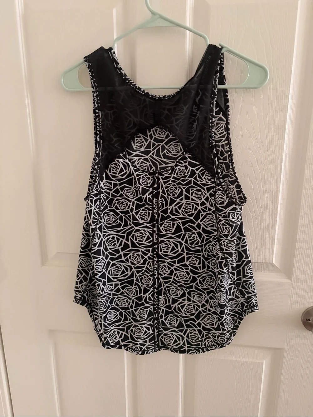 lululemon athletica sleeveless tank