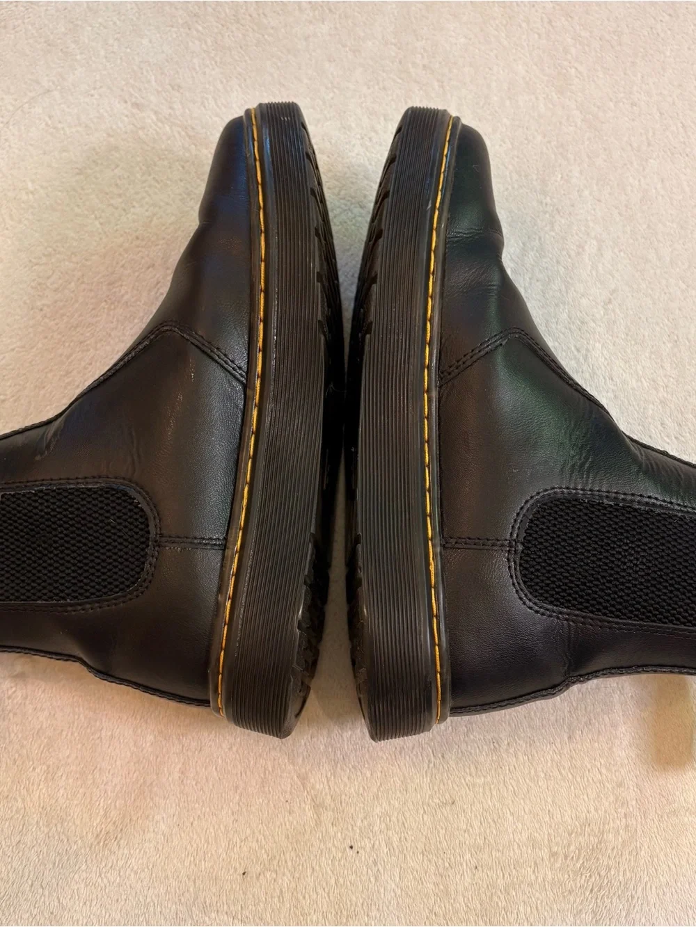 Dr. Martens Dorian Black Chelsea Ankle Boots Yellow Stitching Sz 7 Women’s