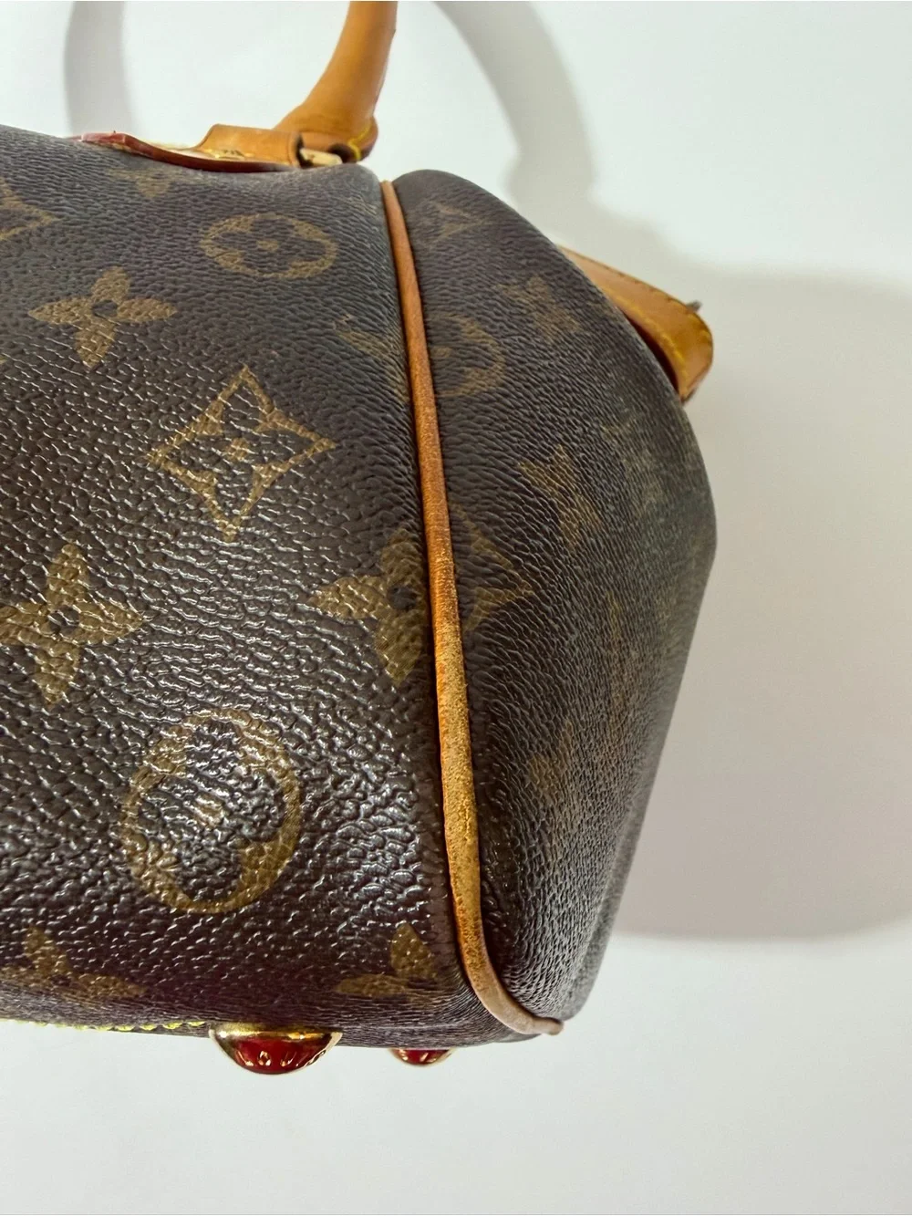 N/A 👜 louis