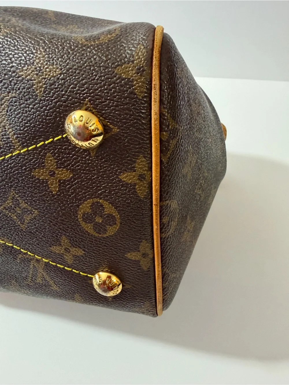 N/A 👜 louis
