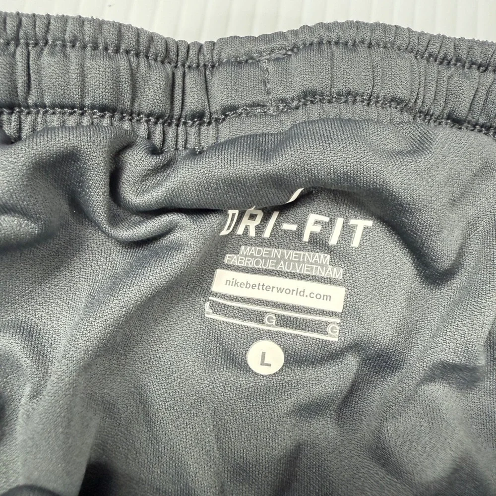 Nike gray dri