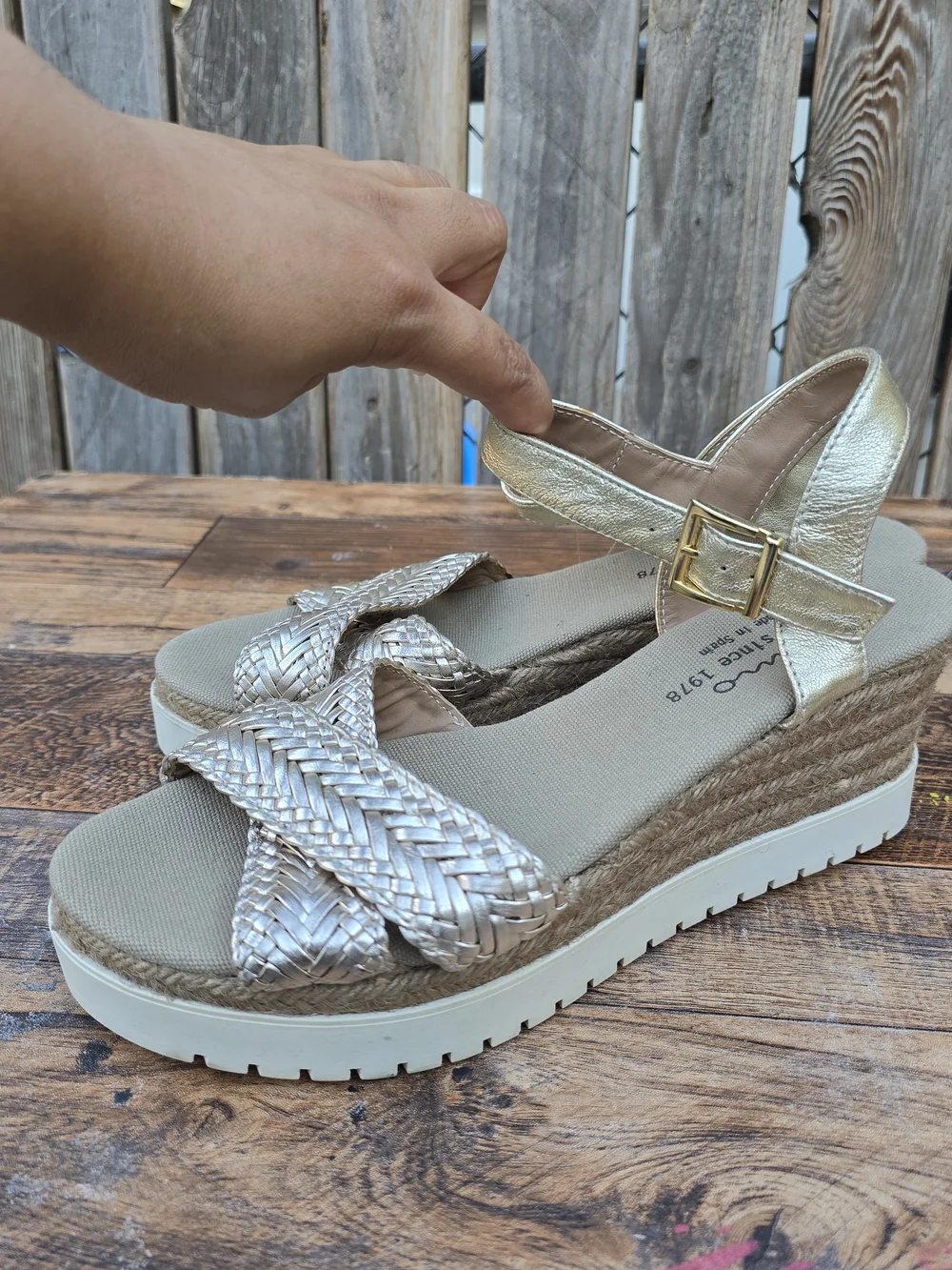 Gaimo stylish gold