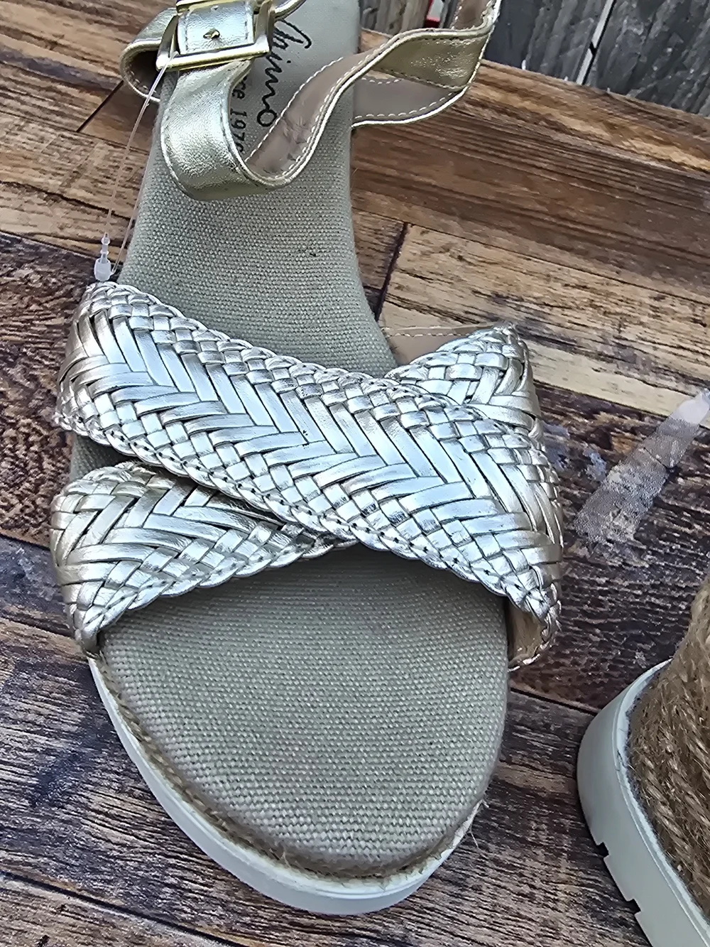 Gaimo stylish gold